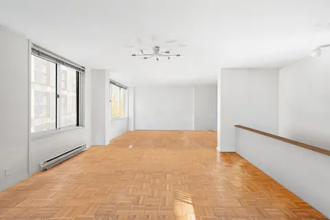 $1,180,000 | 555 Main Street, Unit 512 | Roosevelt Island