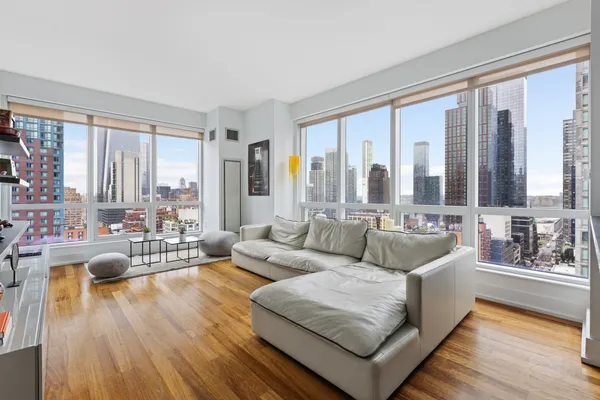 $1,400,000 | 350 West 42nd Street, Unit 20L | Hell's Kitchen