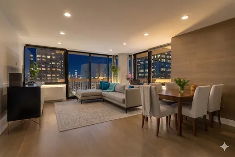 $1,650,000 | 235 East 40th Street, Unit 40A | Murray Hill