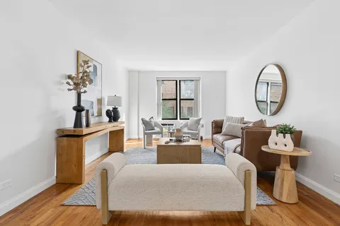 $599,000 | 330 East 70th Street, Unit 6E | Lenox Hill