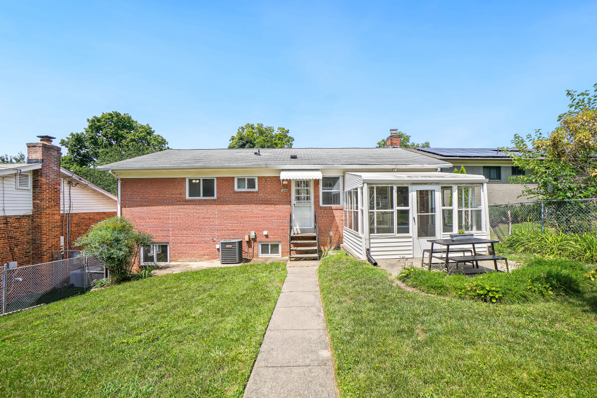 1446 Roxanna Road Northwest Washington, DC 20012 - Photo 29 of 32
