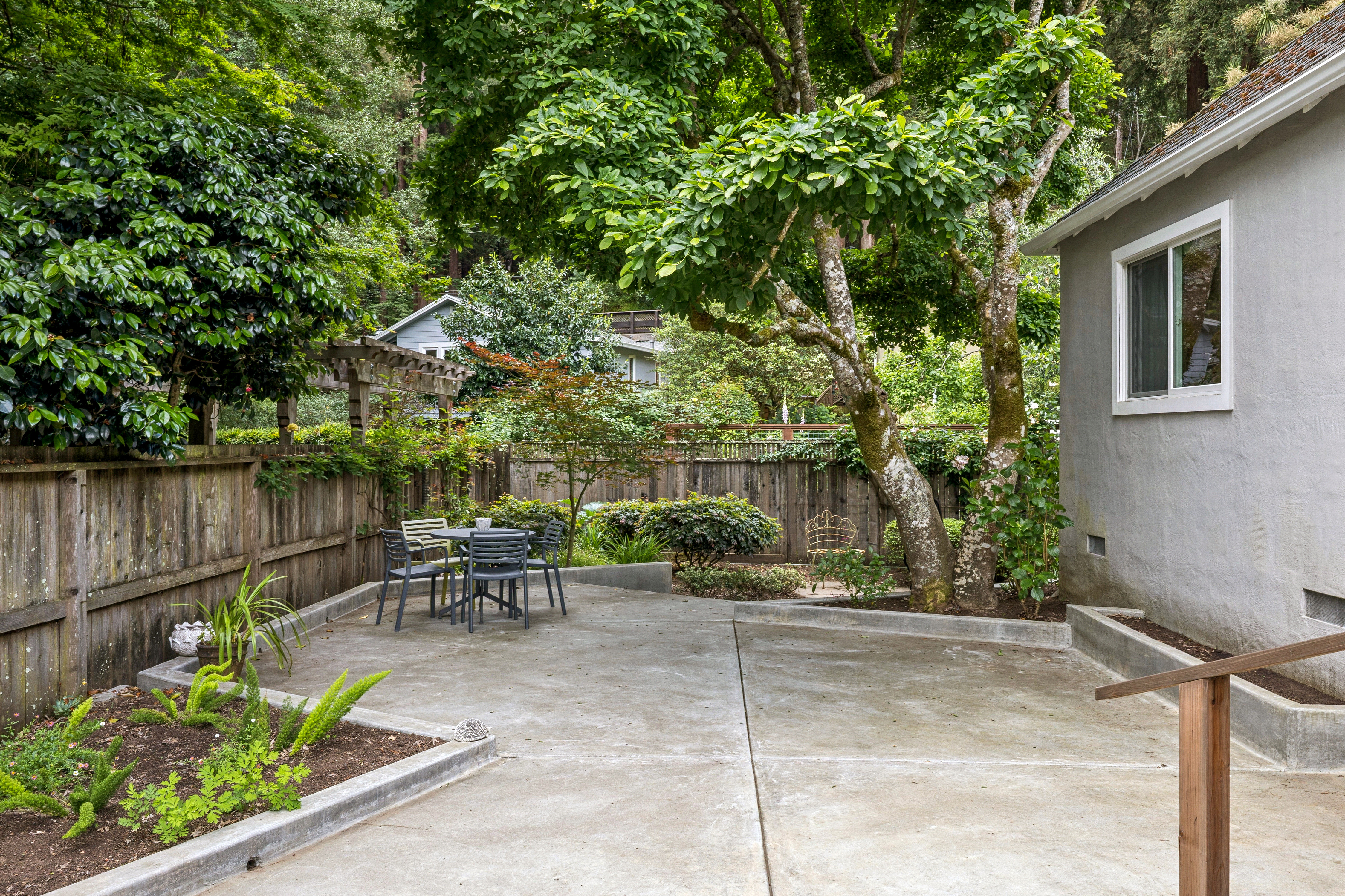 77 Bothin Road Fairfax, CA 94930 - Photo 24 of 32 a garden view with a seating space