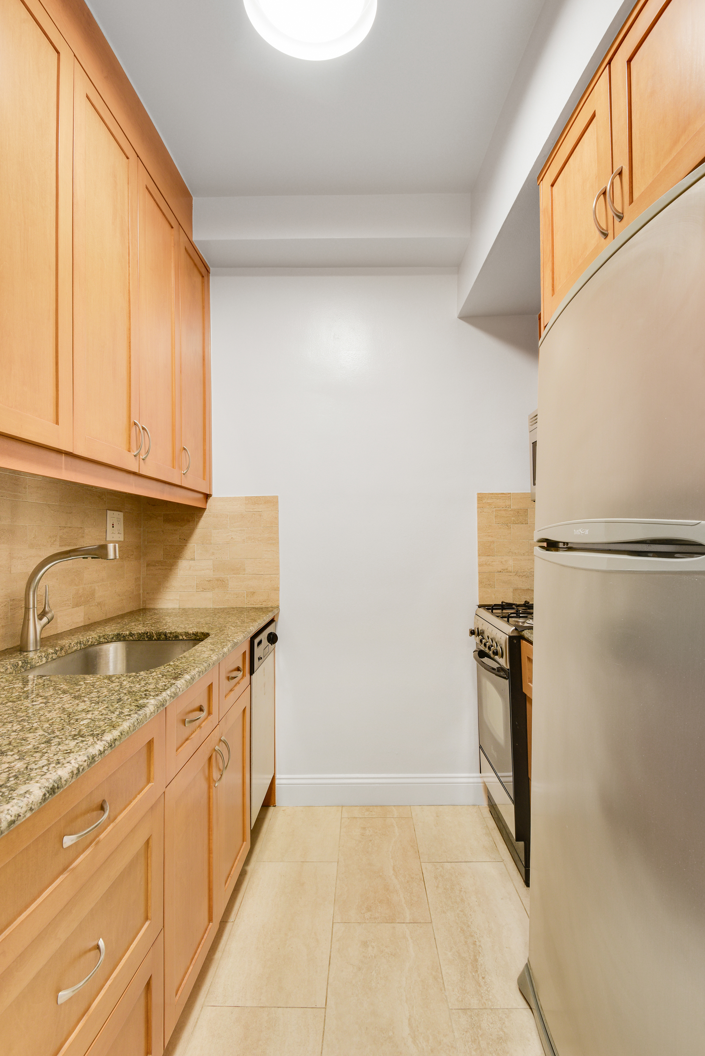 305 East 40th Street, Unit 14V Manhattan, NY 10016 - Photo 10 of 26