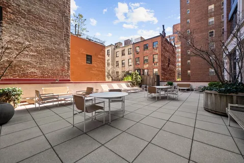 $1,385,000 | 45 Park Avenue, Unit 304 | Murray Hill