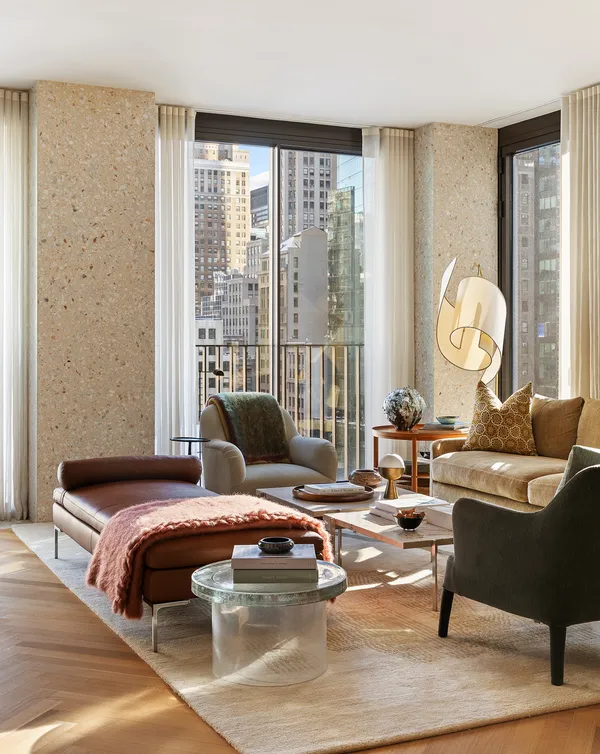 $2,195,000 | 16 West 40th Street, Unit 16B | Bryant Park