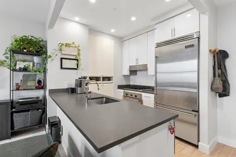 $995,000 | 1 Hanson Place, Unit 24E | Fort Greene
