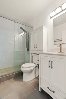 $665,000 | 137 East 36th Street, Unit 17H | Murray Hill