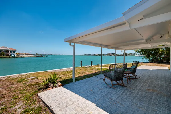 $995,000 | 11055 4th Street East, Treasure Island, FL 33706