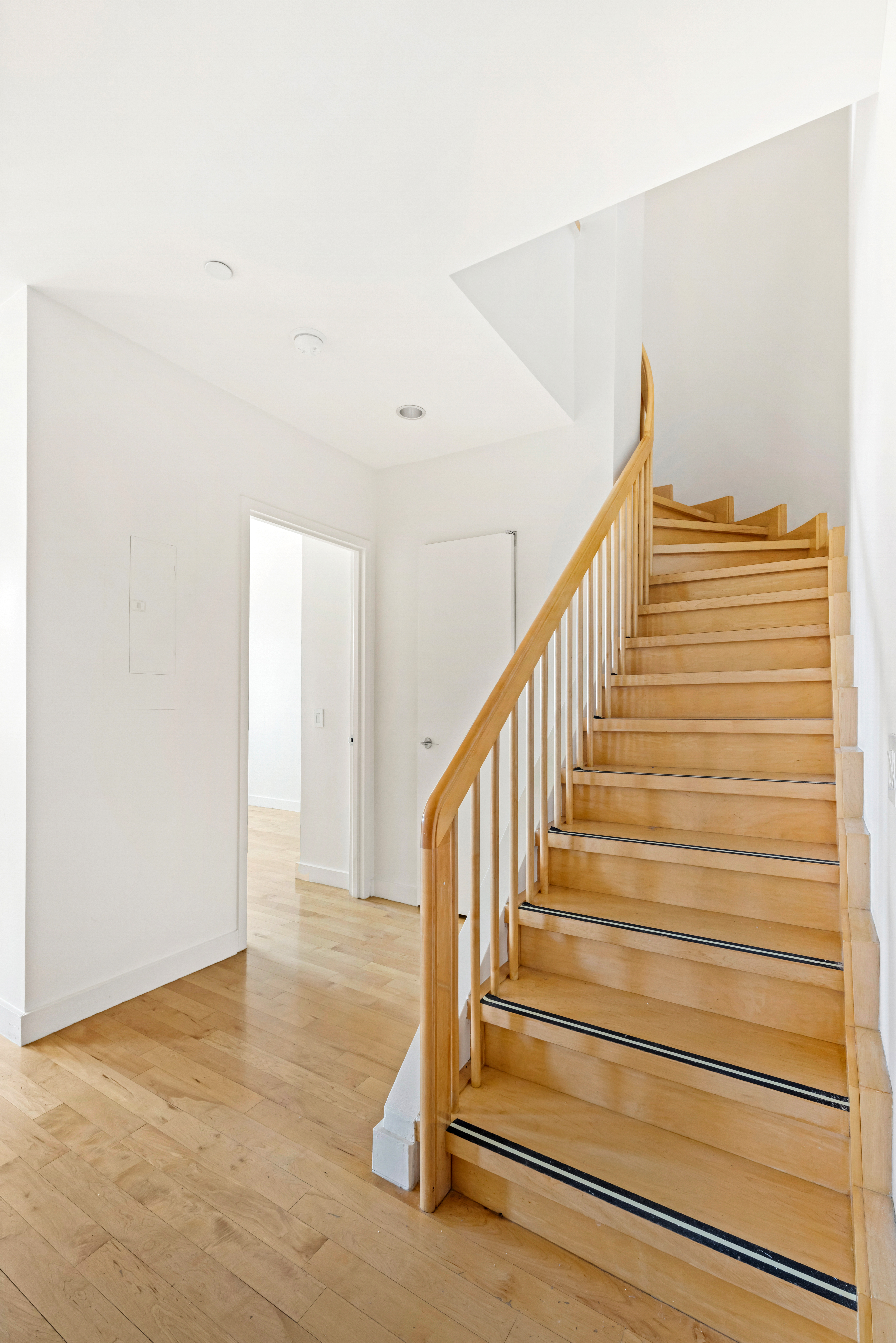 15 Broad Street, Unit 3930 Manhattan, NY 10005 - Photo 10 of 21 a view of entryway