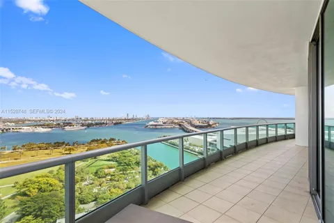 $1,975,000 | 900 Biscayne Boulevard, Unit 2506, Miami, FL 33132