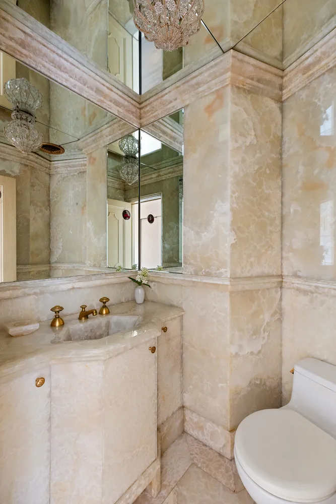 $3,595,000 | 875 Park Avenue, Unit 11C | Upper East Side