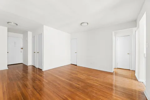 $170,000 | 6645 Broadway, Unit 7E | North Riverdale