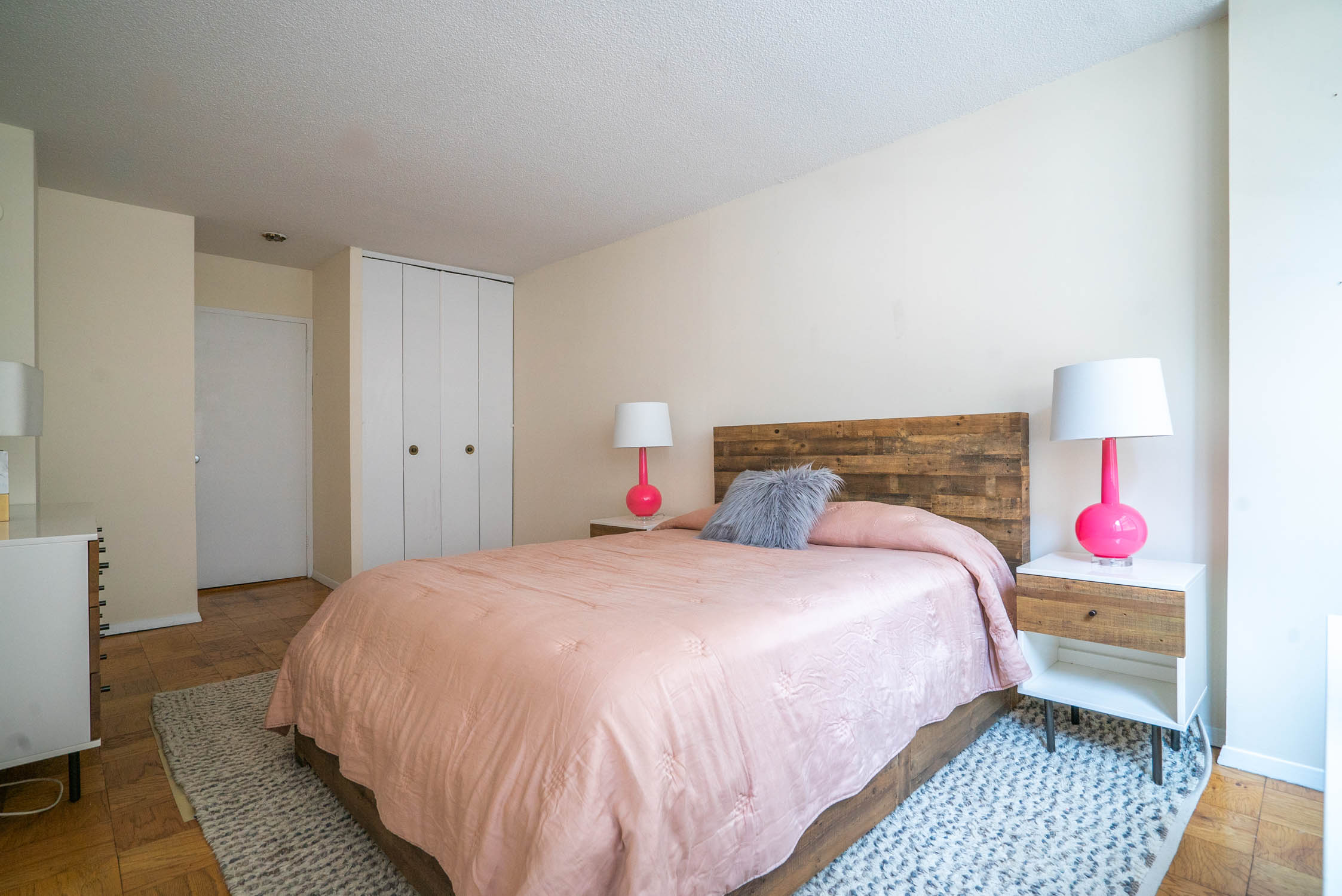 301 East 45th Street, Unit 15B Manhattan, NY 10017 - Photo 5 of 7