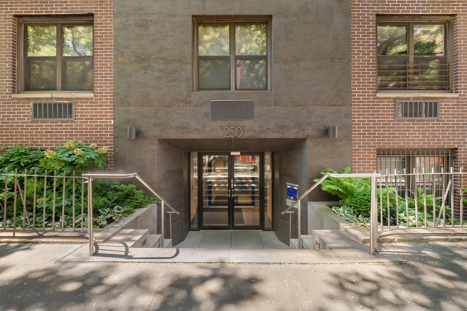 $750,000 | 250 West 16th Street | Chelsea