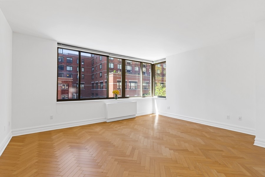 2 Columbus Avenue, Unit 3A Manhattan, NY 10019 - Photo 7 of 11