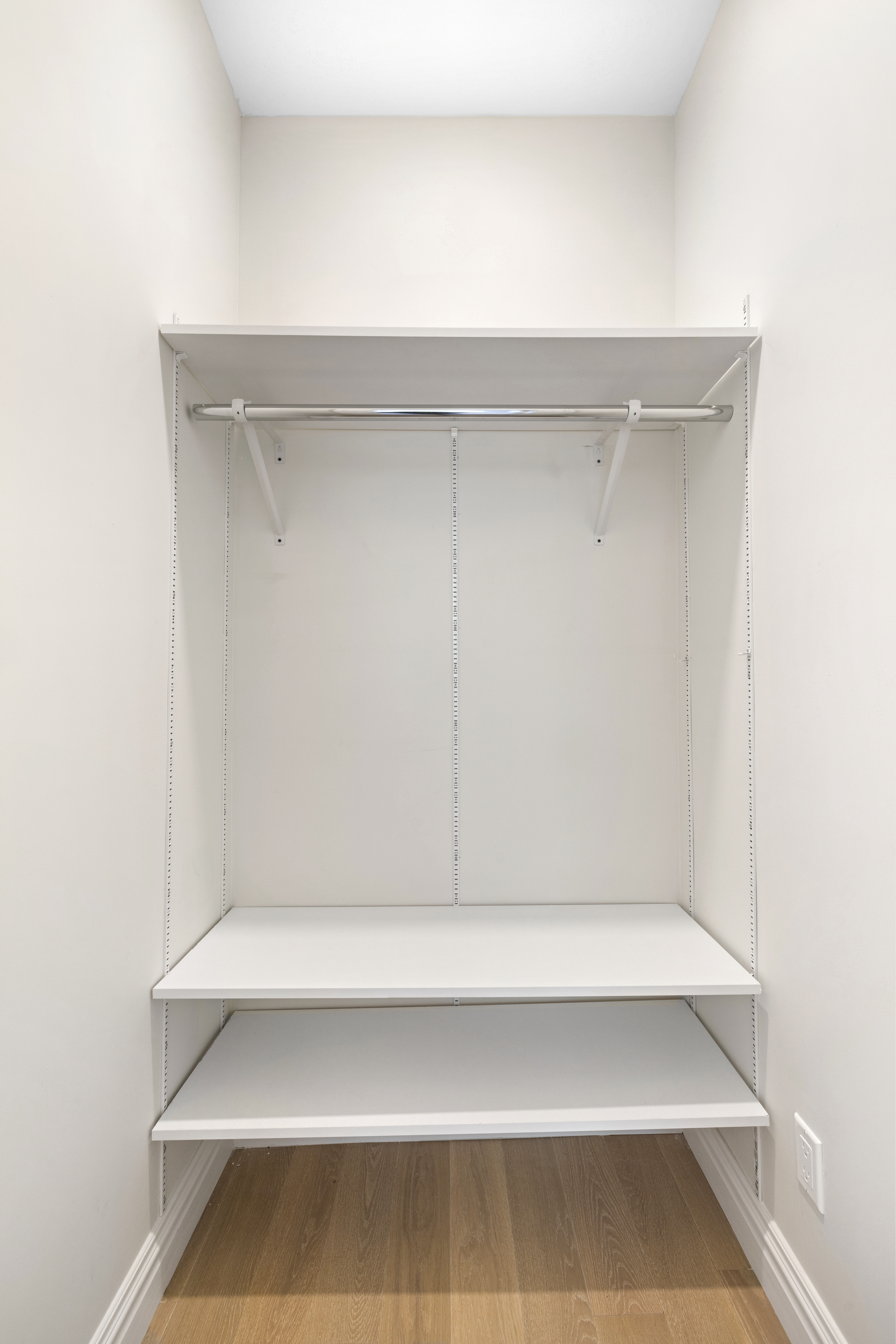 178 Sullivan Street, Unit 2A Manhattan, NY 10012 - Photo 13 of 19 a bathroom with a bathtub