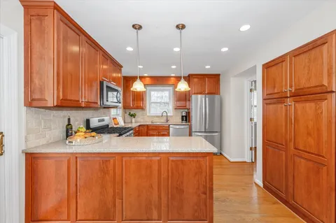 Contact Agent | 14 South Duke Street, Rockville, MD 20850