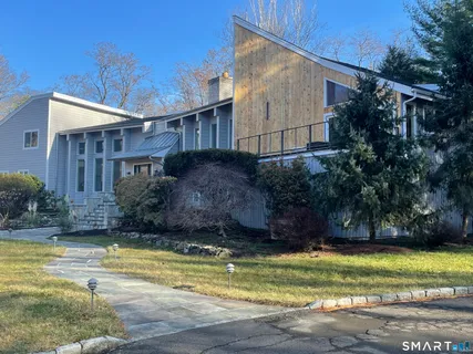 $2,095,000 | 2177 Cross Highway, Fairfield, CT 06824