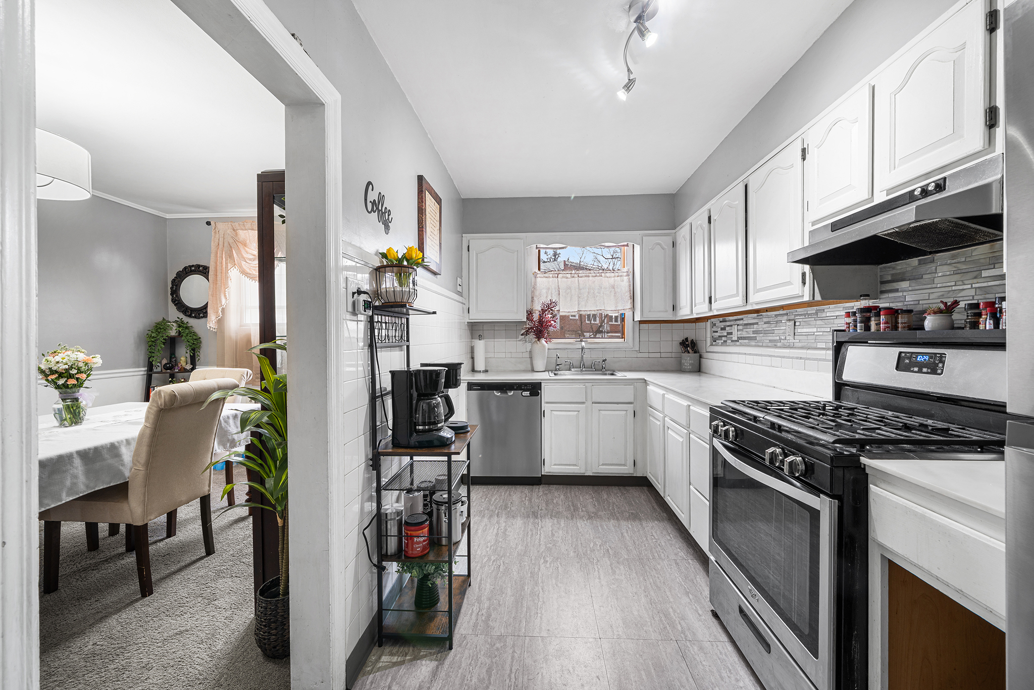 223 St Laurence Road Upper Darby, PA 19082 - Photo 10 of 28