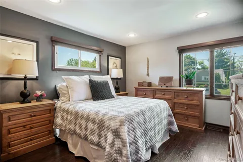 $1,098,000 | 8 Melony Avenue, Plainview, NY 11803