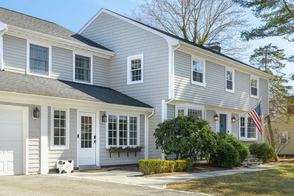 $2,150,000 | 20 Briarfield Road, Barrington, RI 02806