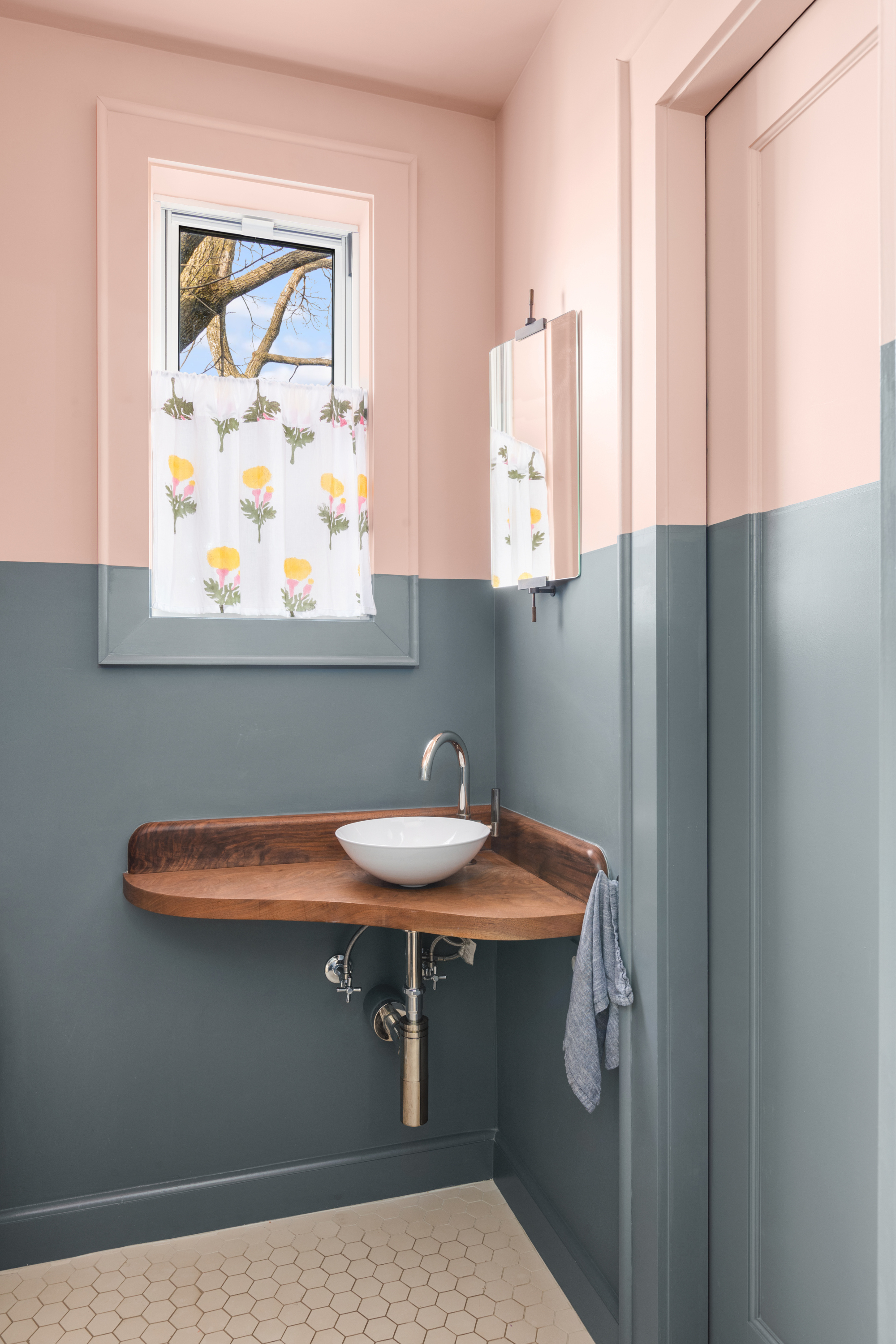 152 Underhill Avenue Brooklyn, NY 11238 - Photo 10 of 20 a bathroom with a sink and a mirror