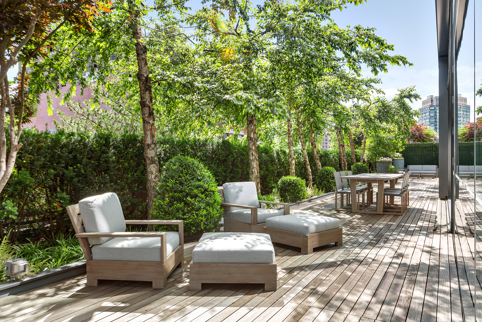 40 Mercer Street, Unit PH7 Manhattan, NY 10013 - Photo 4 of 20 a couches in a patio