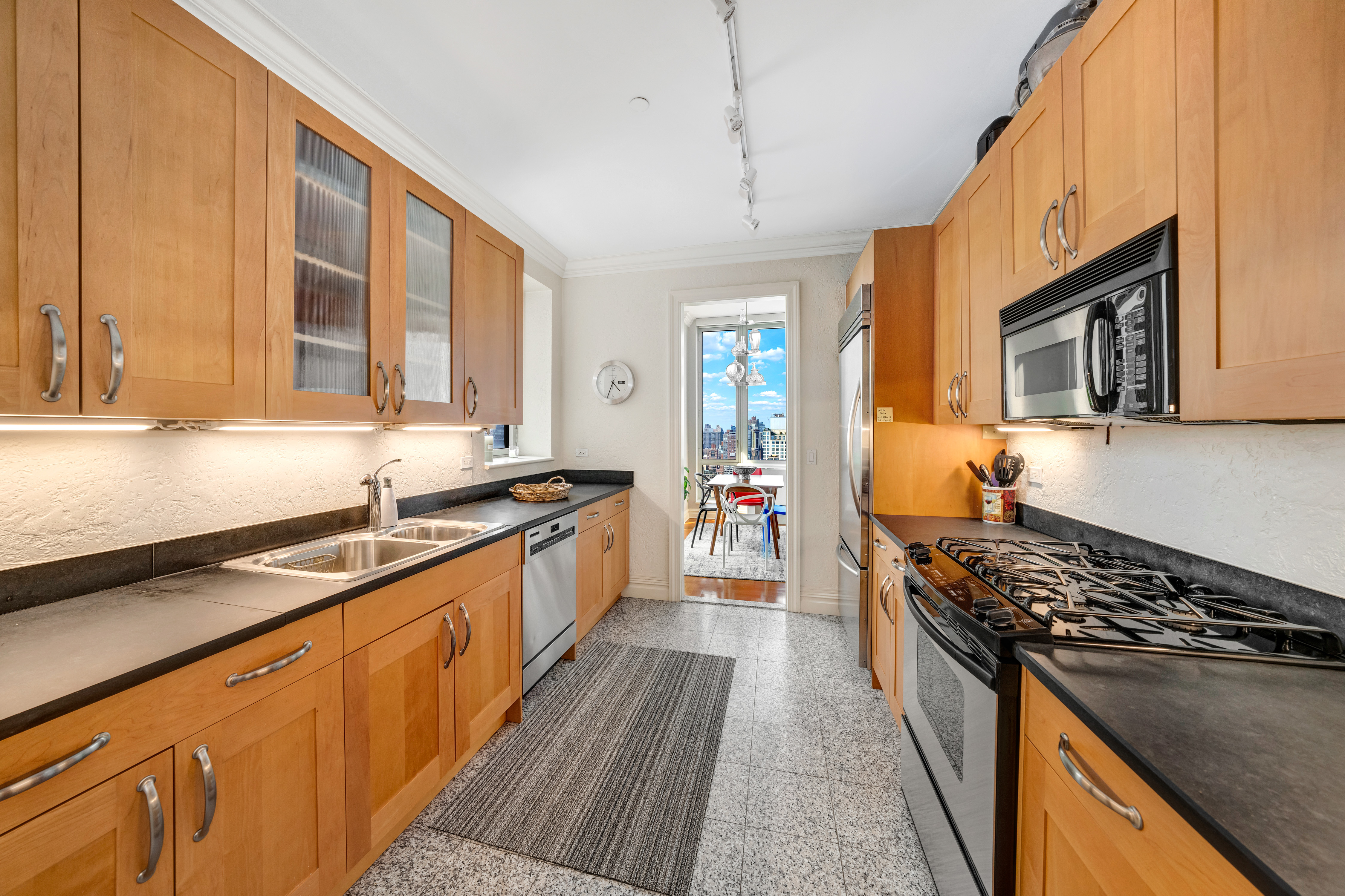 401 East 60th Street, Unit 33C Manhattan, NY 10022 - Photo 3 of 11