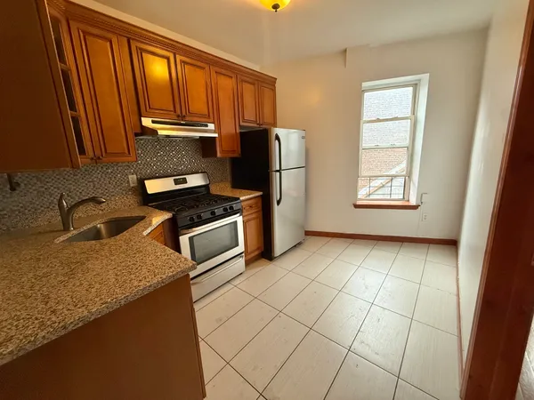 $4,295 | 386 Prospect Place | Prospect Heights