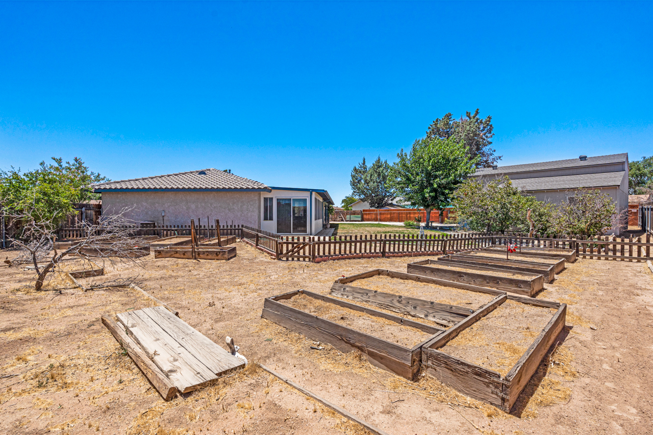 12450 Algonquin Road Apple Valley, CA 92308 - Photo 47 of 56