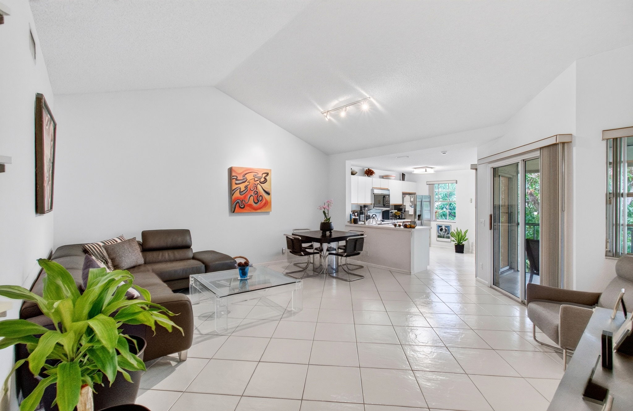 6737 Via Regina Boca Raton, FL 33433 - Photo 2 of 14 Gallery Image 2