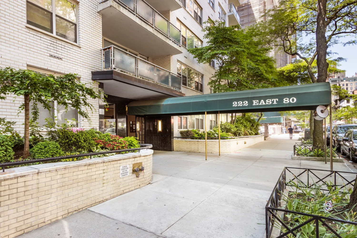 $899,000 | 222 East 80th Street, Unit 1F | Upper East Side