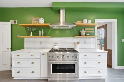 $1,325,000 | 14200 White Water Way, Darnestown, MD 20878