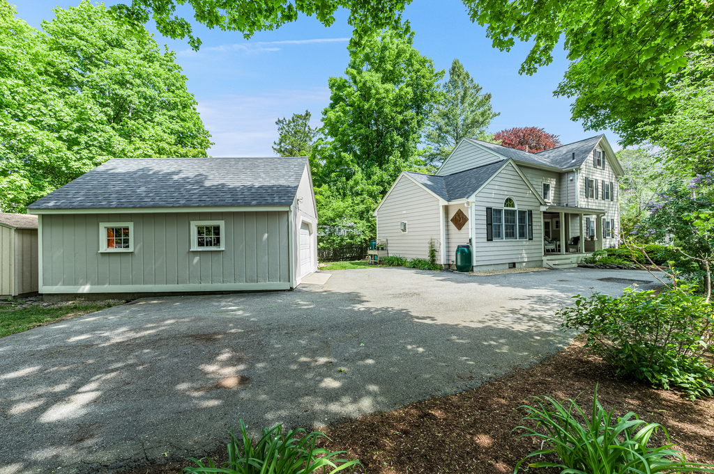 38 Berkeley Street Reading, MA 01867 - Photo 12 of 50