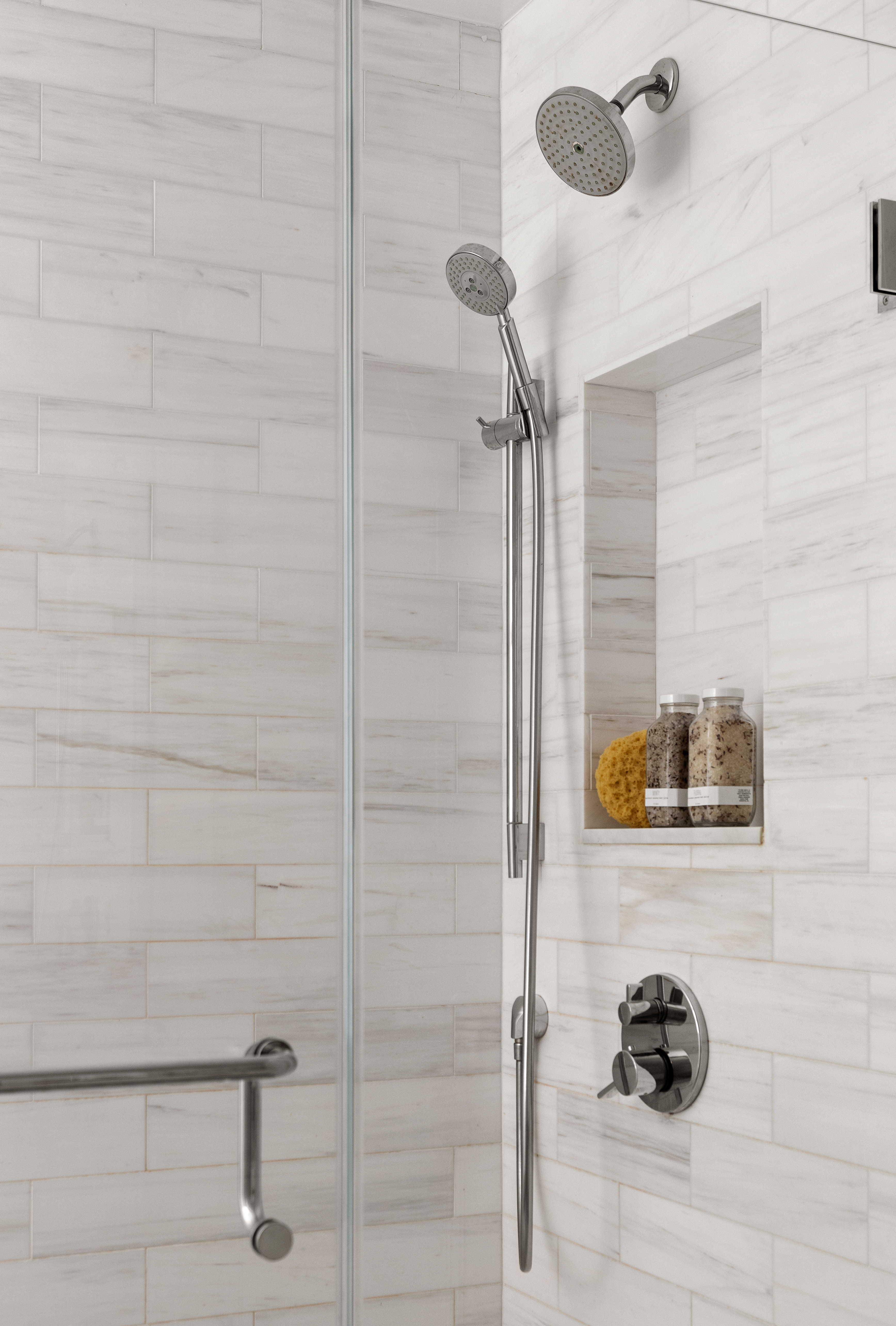 323 West 11th Street, Unit 4W Manhattan, NY 10014 - Photo 10 of 12