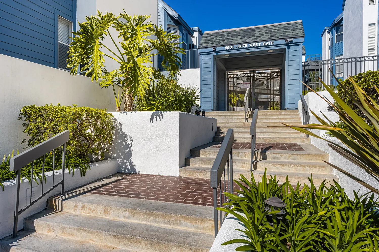 a view of an outdoor space