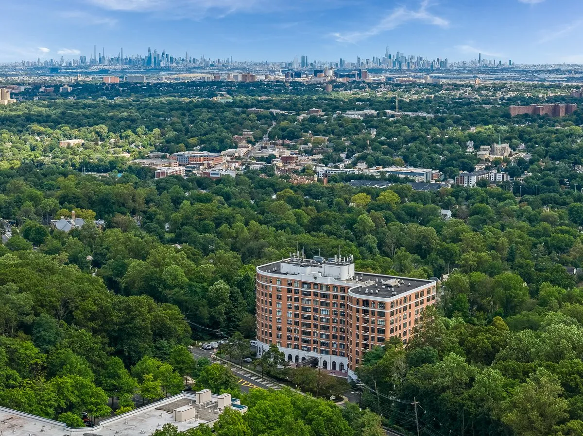 $694,000 | 616 South Orange Avenue, Unit Skyhouse 4, Maplewood, NJ 07040