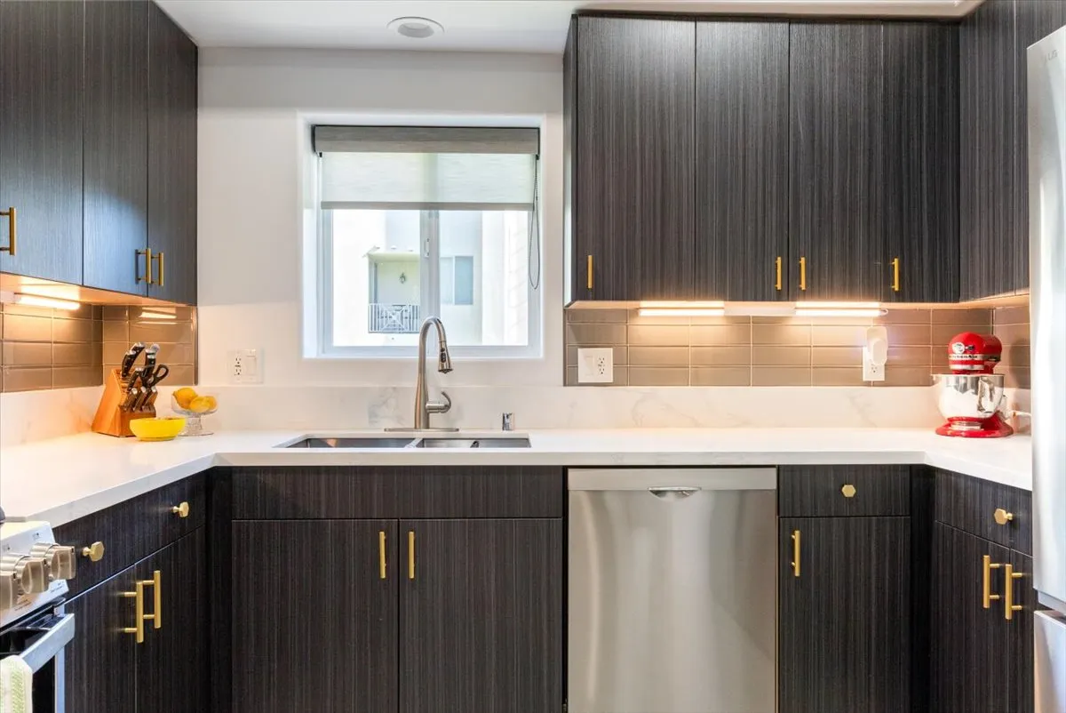 $999,999 | 4394 Farmdale Avenue, Unit 202, Studio City, CA 91604