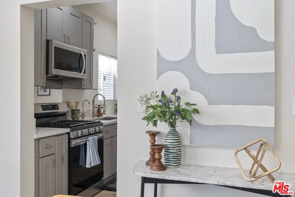 $1,138,000 | 1915 Malcolm Avenue, Unit 301, Los Angeles, CA 90025