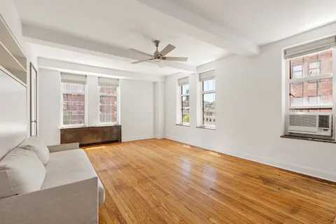 $615,000 | 410 West 24th Street, Unit 6B | Chelsea