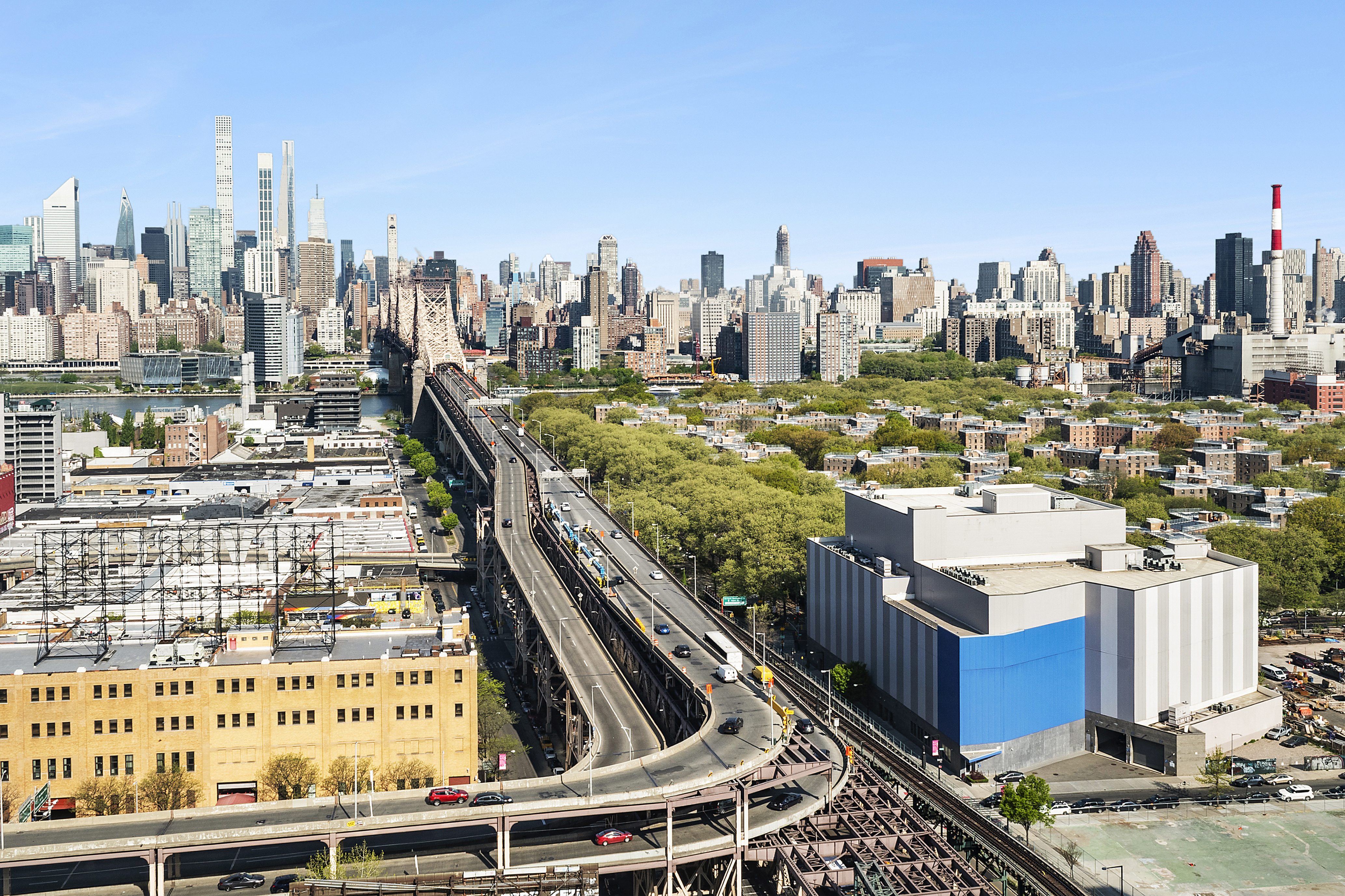 24-16 Queens Plaza South, Unit PHE Queens, NY 11101 - Photo 5 of 6
