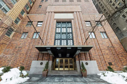 $529,000 | 20 West Street, Unit 41D | Financial District