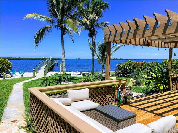 $1,799,990 | 3 Michiana Place, Terra Ceia, FL 34250