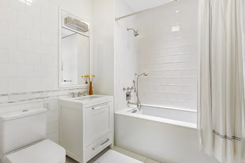 $4,995,000 | 235 West 75th Street, Unit 705 | Upper West Side