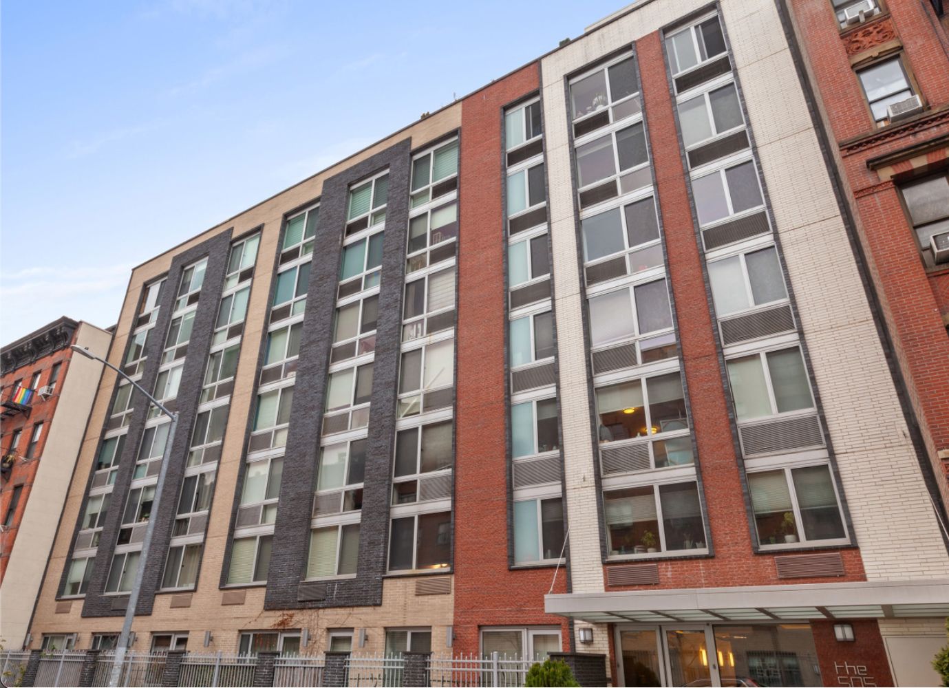 505 West 47th Street, Unit 1DS Manhattan, NY 10036 - Photo 5 of 8 a front view of a building