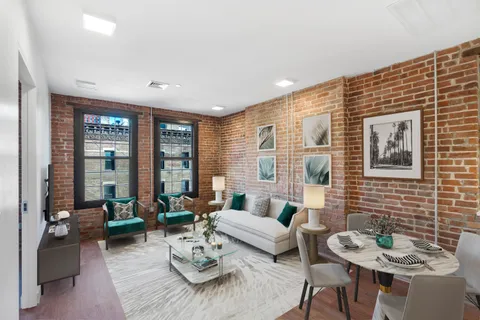 $6,895 | 406 West 52nd Street, Unit 3 | Hell's Kitchen