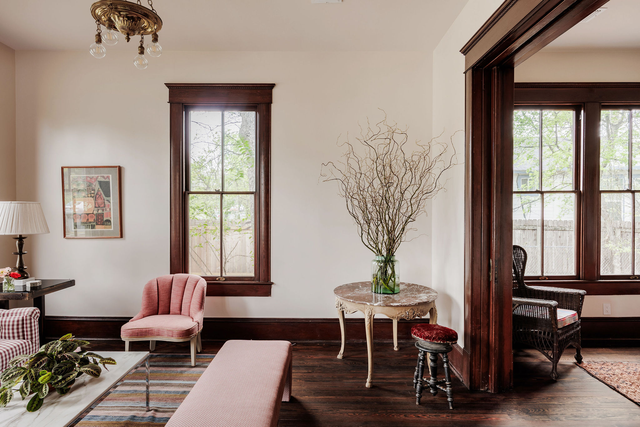 606 West 35th Street Austin, TX 78705 - Photo 8 of 37 a living room with furniture or couch and a potted plant