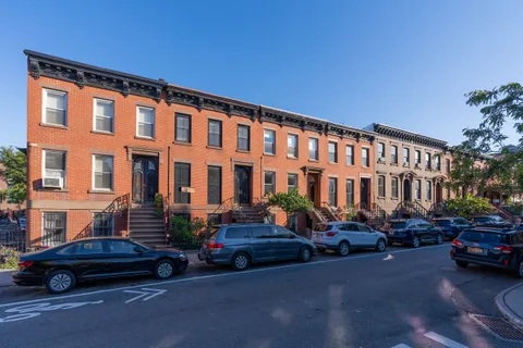 $3,300,000 | 331 Hoyt Street | Carroll Gardens