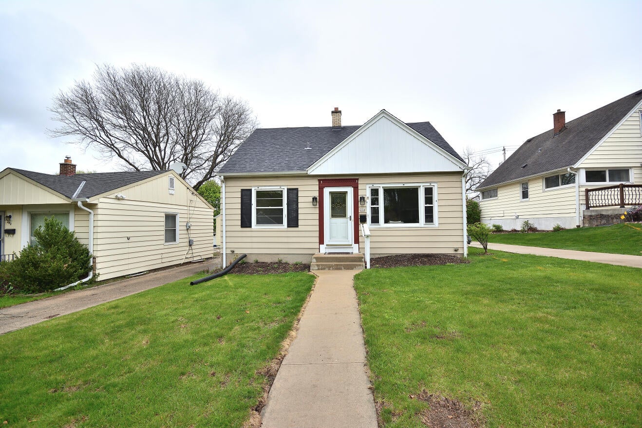 236 North 90th Street Milwaukee, WI 53226 - Photo 33 of 34