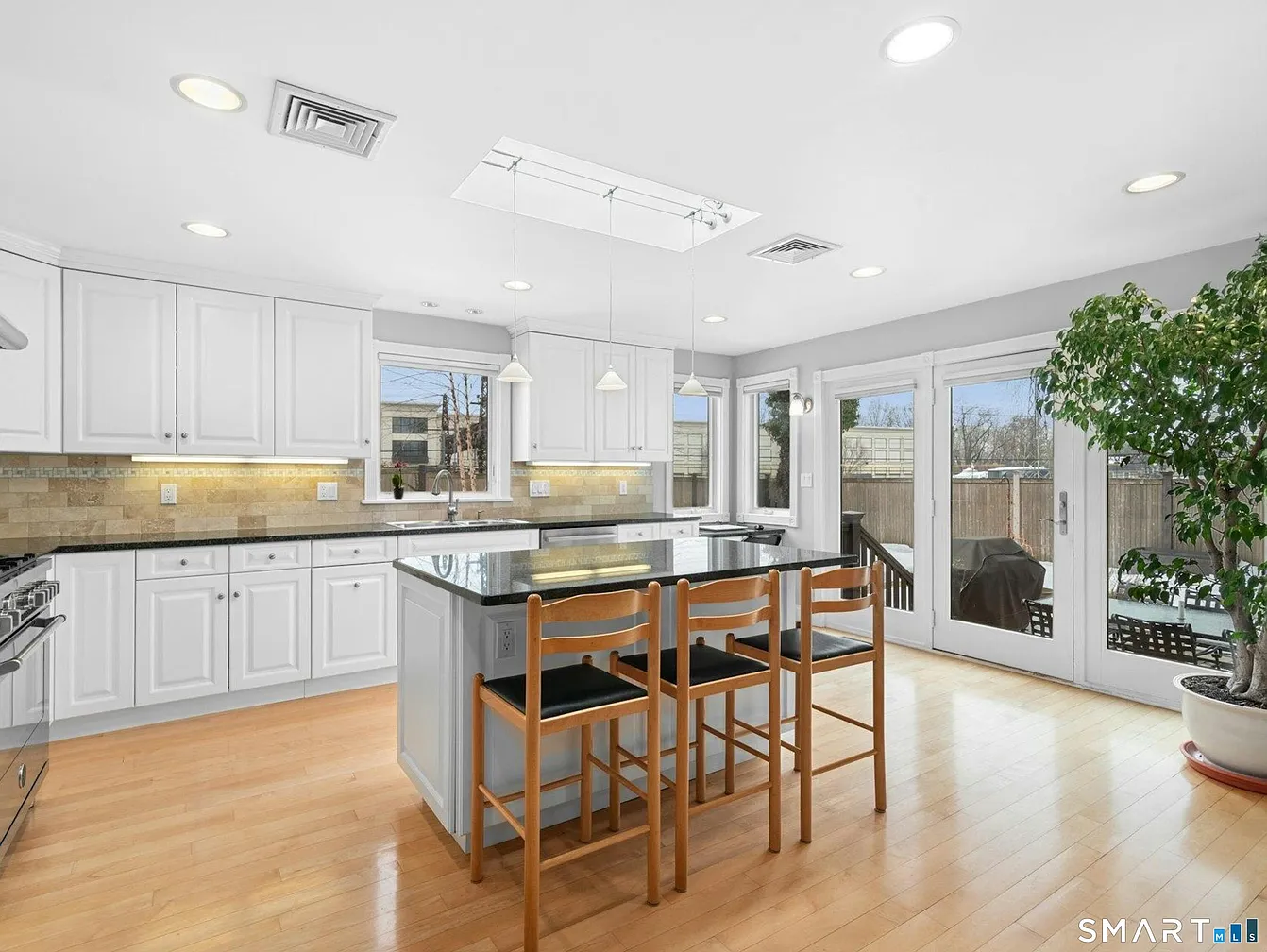 11 Patton Drive Darien, CT 06820 - Photo 9 of 30